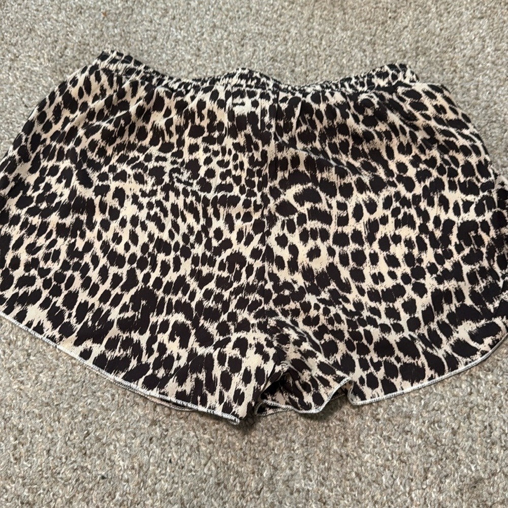 Shorts - Picture 2 of 4